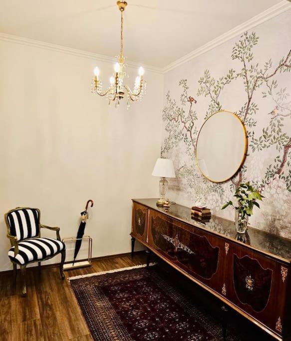 Novi'S Luxury Apartment 2 Gjirokaster Ngoại thất bức ảnh