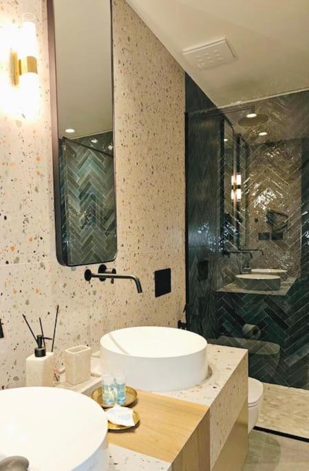 Novi'S Luxury Apartment 2 Gjirokaster Ngoại thất bức ảnh